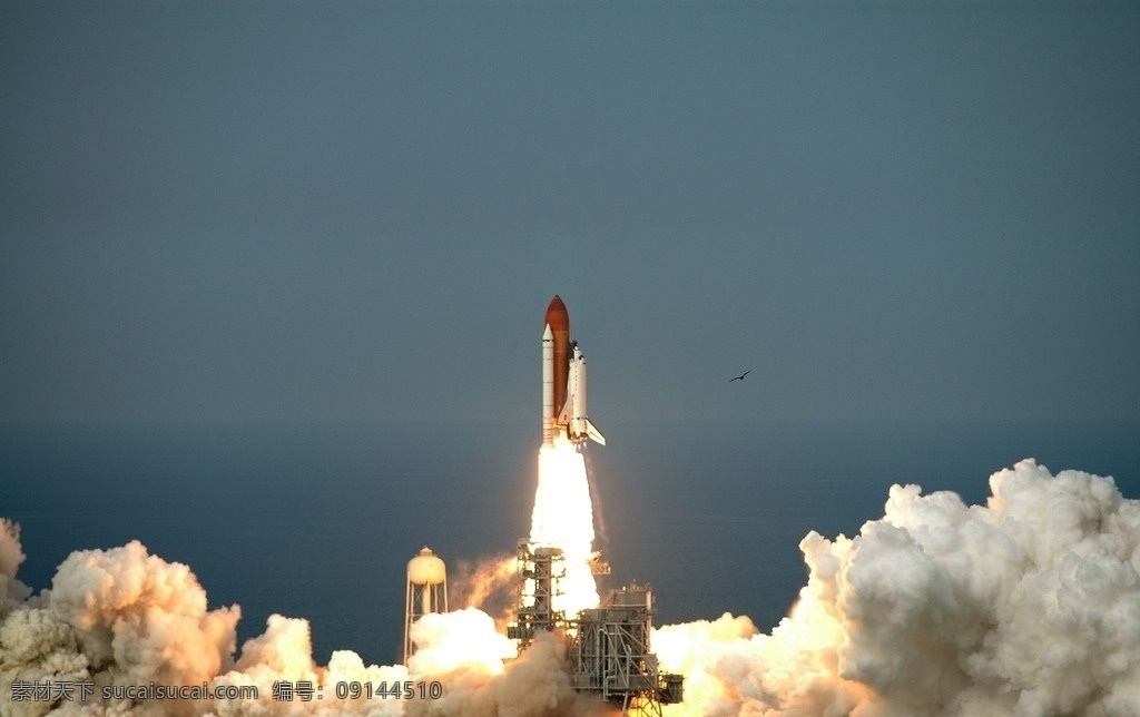 航天飞机 美国航天飞机 美国火箭升空 火箭升空 发现号 奋进号 宇宙飞船 飞船 现代科技 科学研究