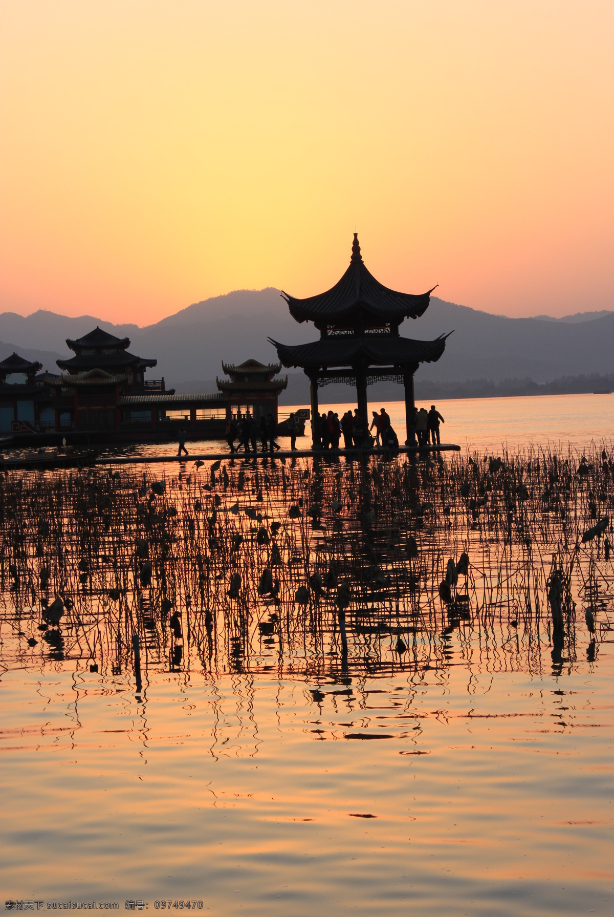西湖 灯塔 明亮 黄昏 自然景观 山水风景