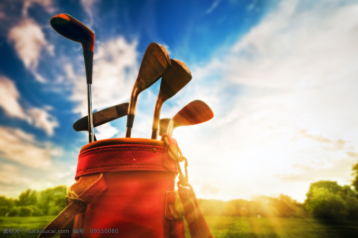 高尔夫球杆 球杆 打球 草坪 度假 果岭 高尔夫 高尔夫球 休闲运动 地产素材 golf 打高光尔夫 高尔夫球场 高尔夫运动 产品摄影 生活百科 生活素材