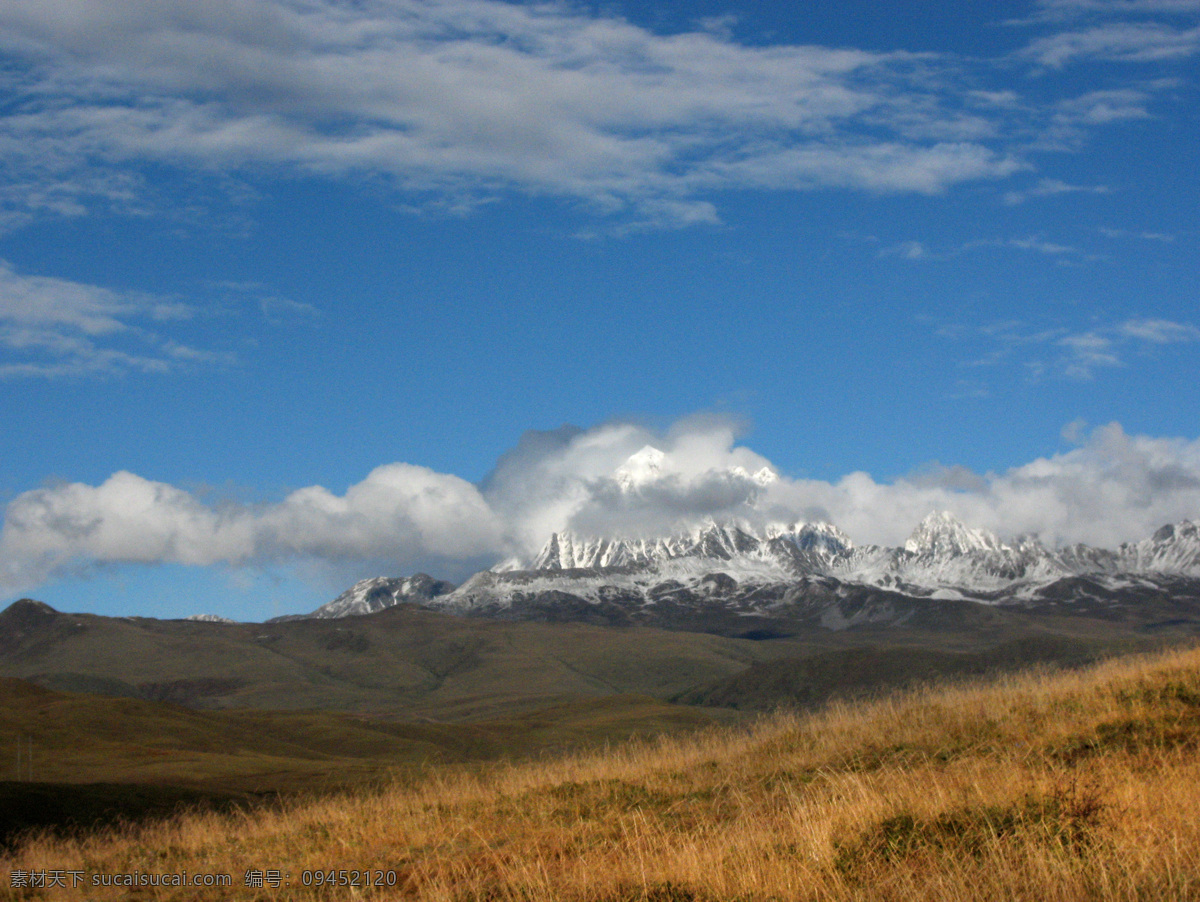 雅拉雪山 高原 云层 云雾 蓝天 山峰 高原景观 塔公旅游风景 草地 草场 飘云 大山 浮云 美景 大 美 四川 塔公 掠影 国内旅游 旅游摄影