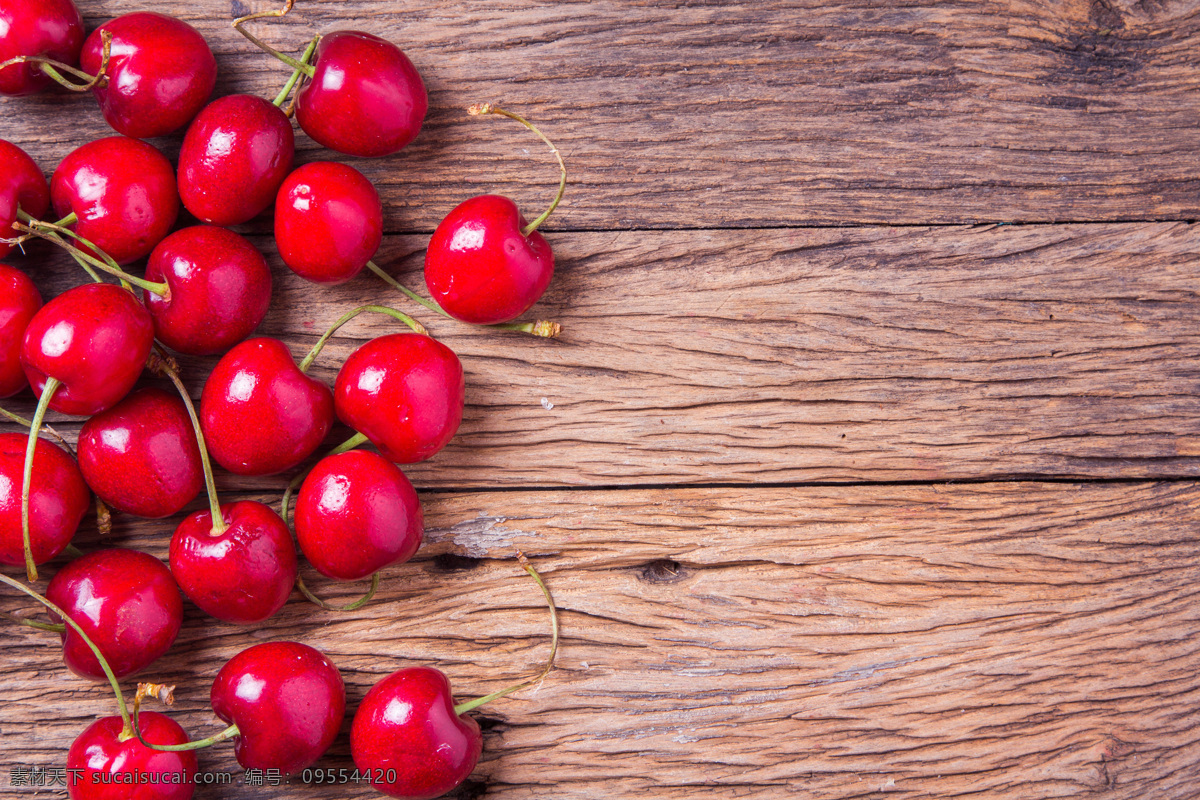 木板上的樱桃 木板 木桌 樱桃 水果 背景 水果蔬菜 餐饮美食 红色