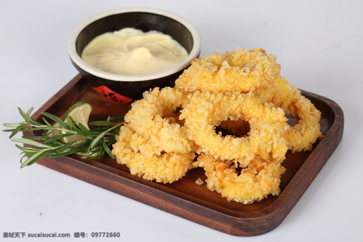 炸鱿鱼圈 鱿鱼 香酥鱿鱼圈 酥鱿鱼圈 特色小吃 肯德基 麦当劳 餐饮美食 美食 点心 甜点 小吃 休闲食品 摄影图片 传统美食