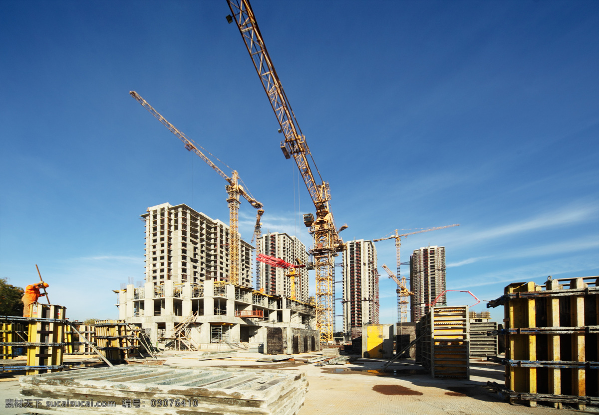 城市 建筑工 地上 吊车 城市建筑 建筑工地 楼房建筑工地 工地建筑 职业场景 建筑设计 其他类别 环境家居
