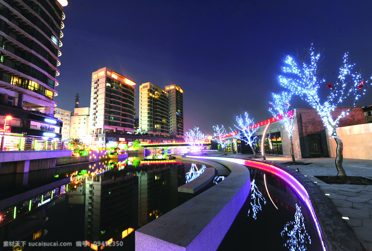 张家港 彩灯 灯光 湖边 建筑景观 景观 夜景 夜色 水 装饰灯 装饰树 自然景观 装饰素材 灯饰素材