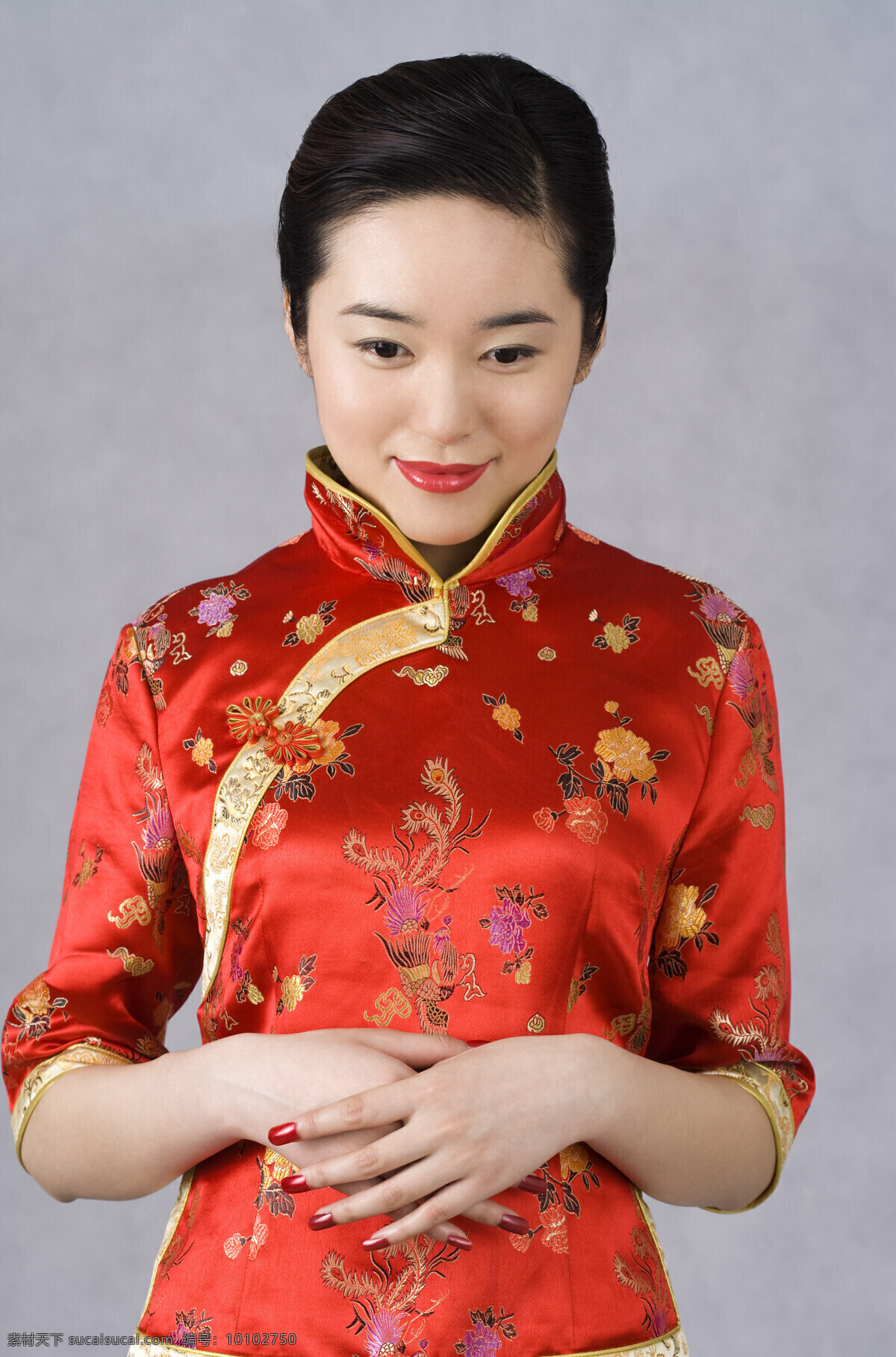 文静 旗袍 女人 东方美人 俯视 低头 双手放腰间 古典 美女 中国风 人物 女性 高清图片 美女图片 人物图片