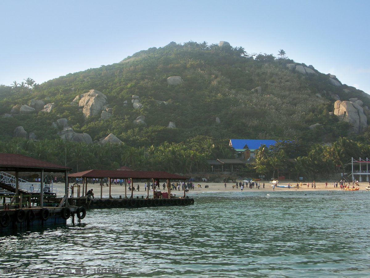 风景区 国内旅游 海南 海南风景 蓝天 旅游摄影 椰子树 南 风景图片 分界洲岛 游艇 远山 游人 风景 生活 旅游餐饮