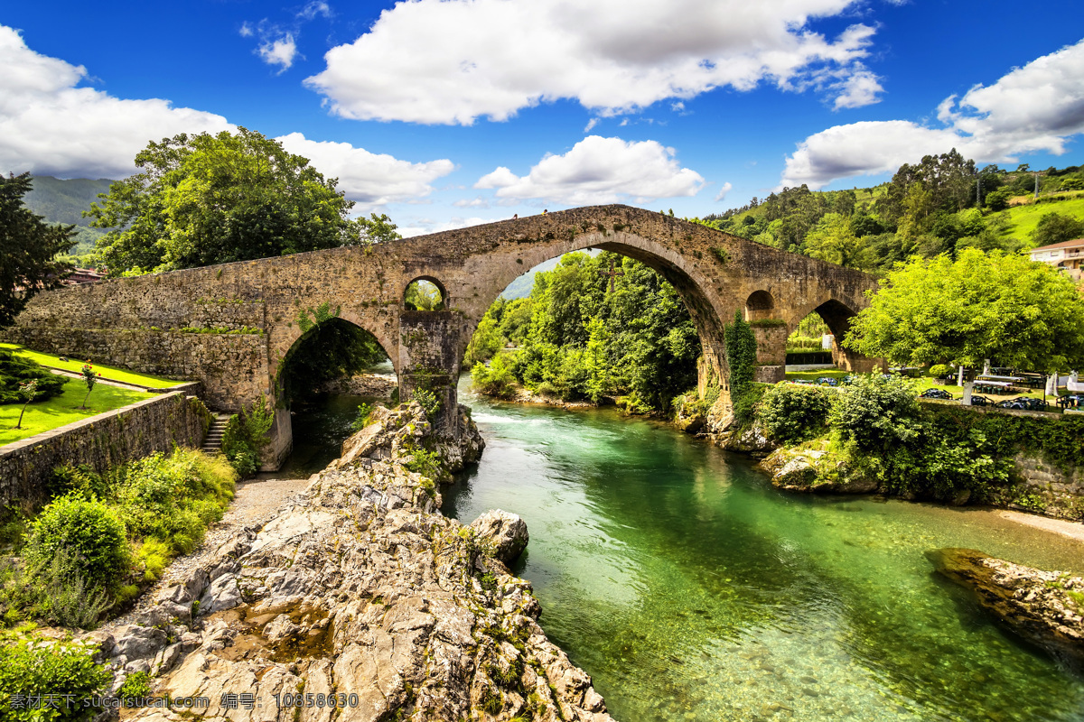 古老 石拱桥 自然风景 自然景观 大自然 美丽的景色 古老的石拱桥 蓝天白云 山水风景 风景图片