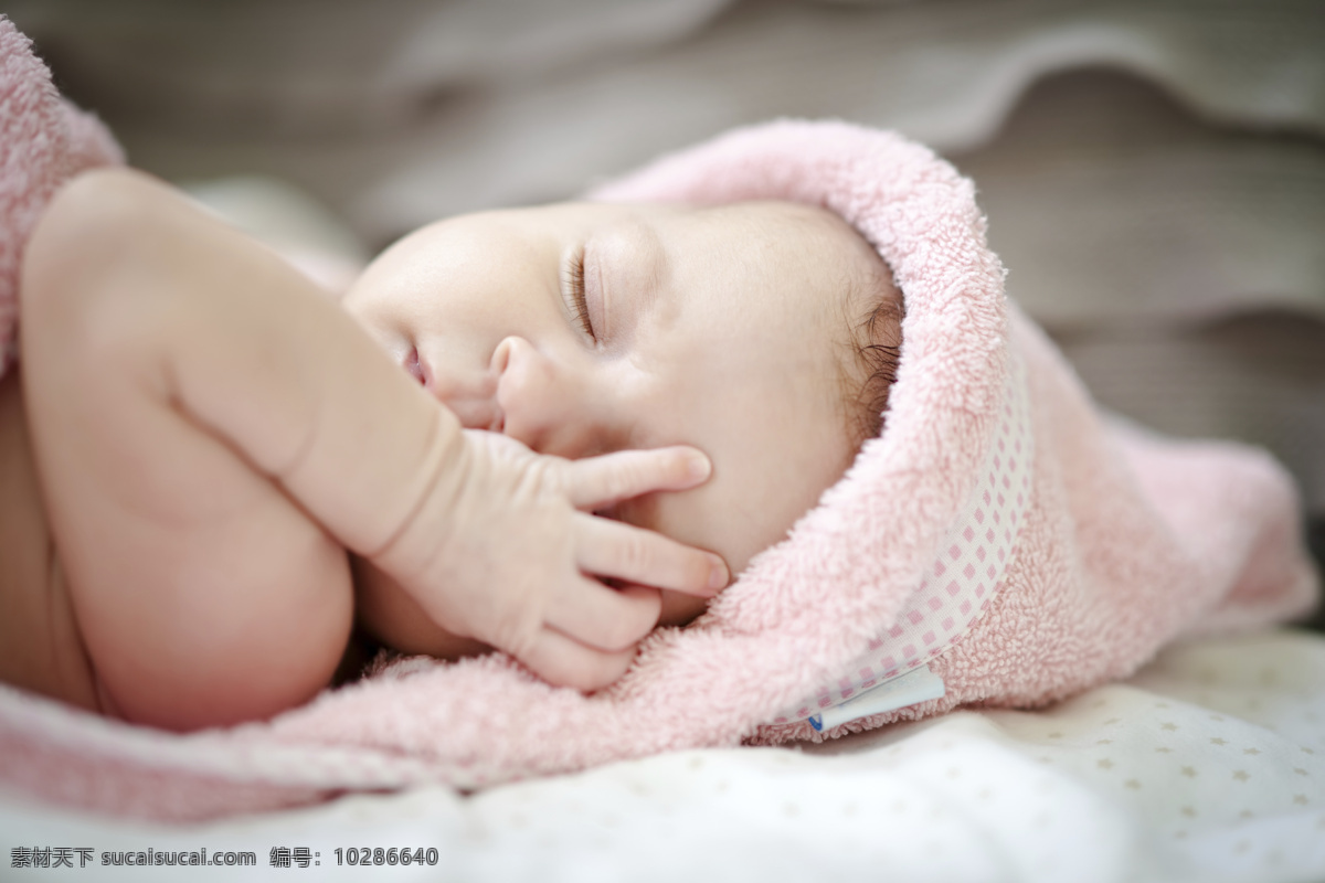 摸 脸 睡 婴儿 宝宝 出生婴儿 快乐儿童 小孩子 baby 儿童幼儿 宝宝摄影 宝宝图片 人物图片