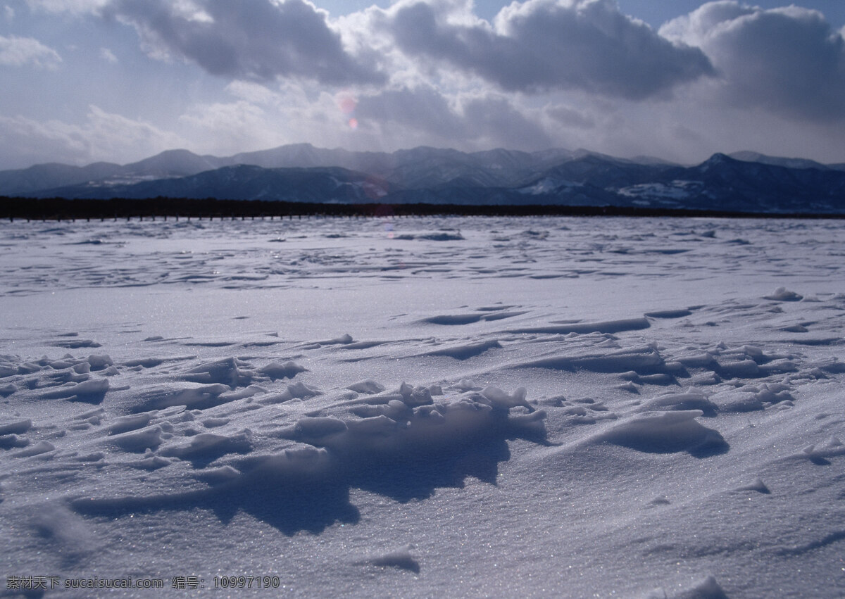 冰天雪地 白云 冰雪 高清风景图片 天空 雪景 四季风光素材 冰 风景 生活 旅游餐饮