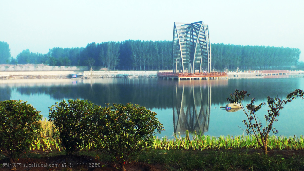 淄博 新区 南部 湿地 人工 绿树 标志 湖水 倒影 花草 自然风景 旅游摄影