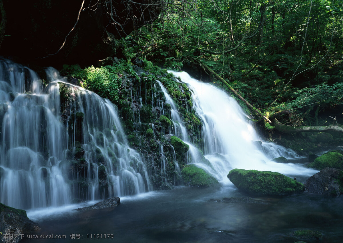 瀑布图片素材 自然 风景 水花 水雾 溅出 湍急 急流 河流 瀑布图片 风景图片