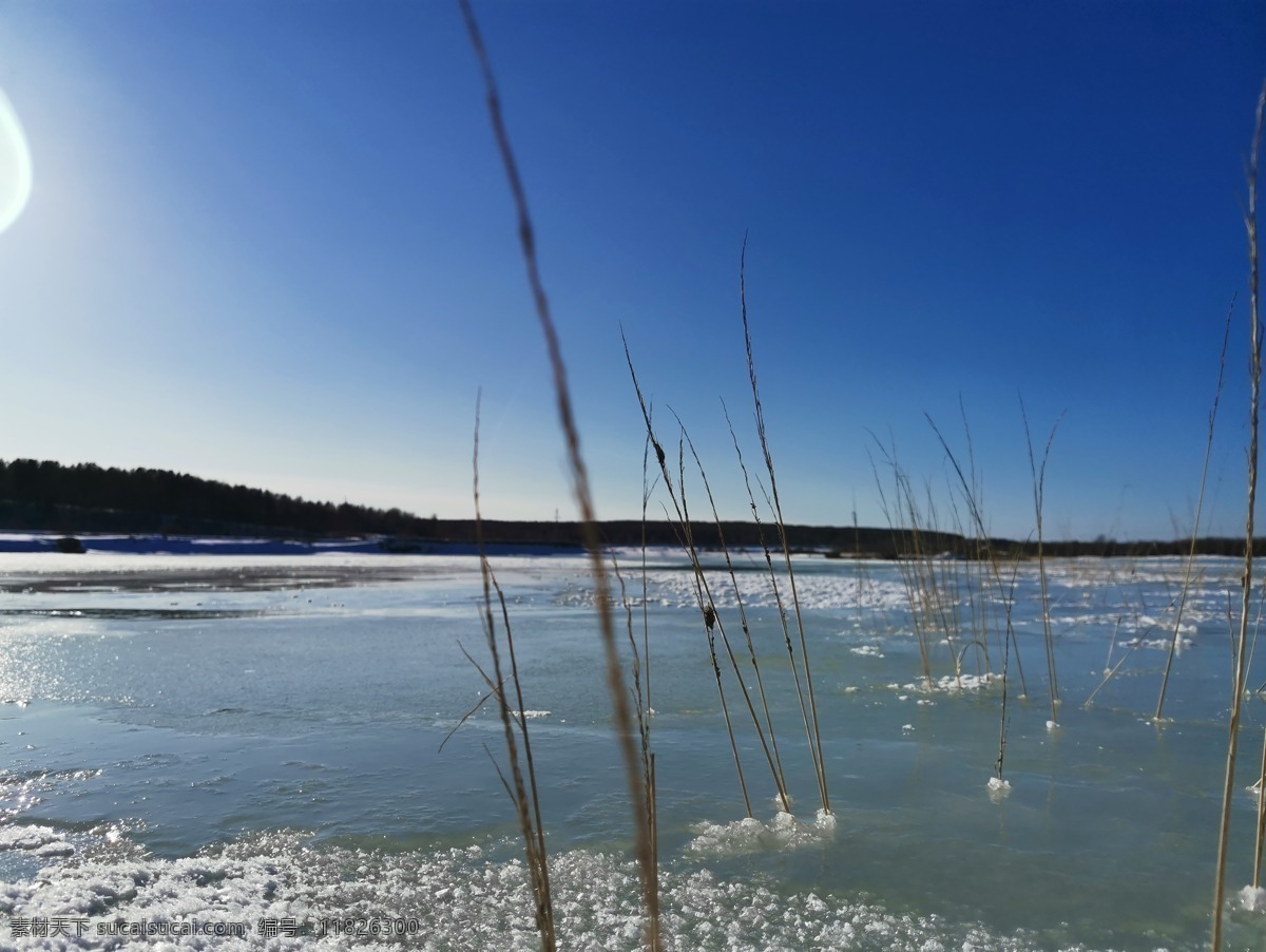 开化的河面 河面 冰 蓝天 青山 呼伦贝尔 雪 照片 自然景观 自然风景