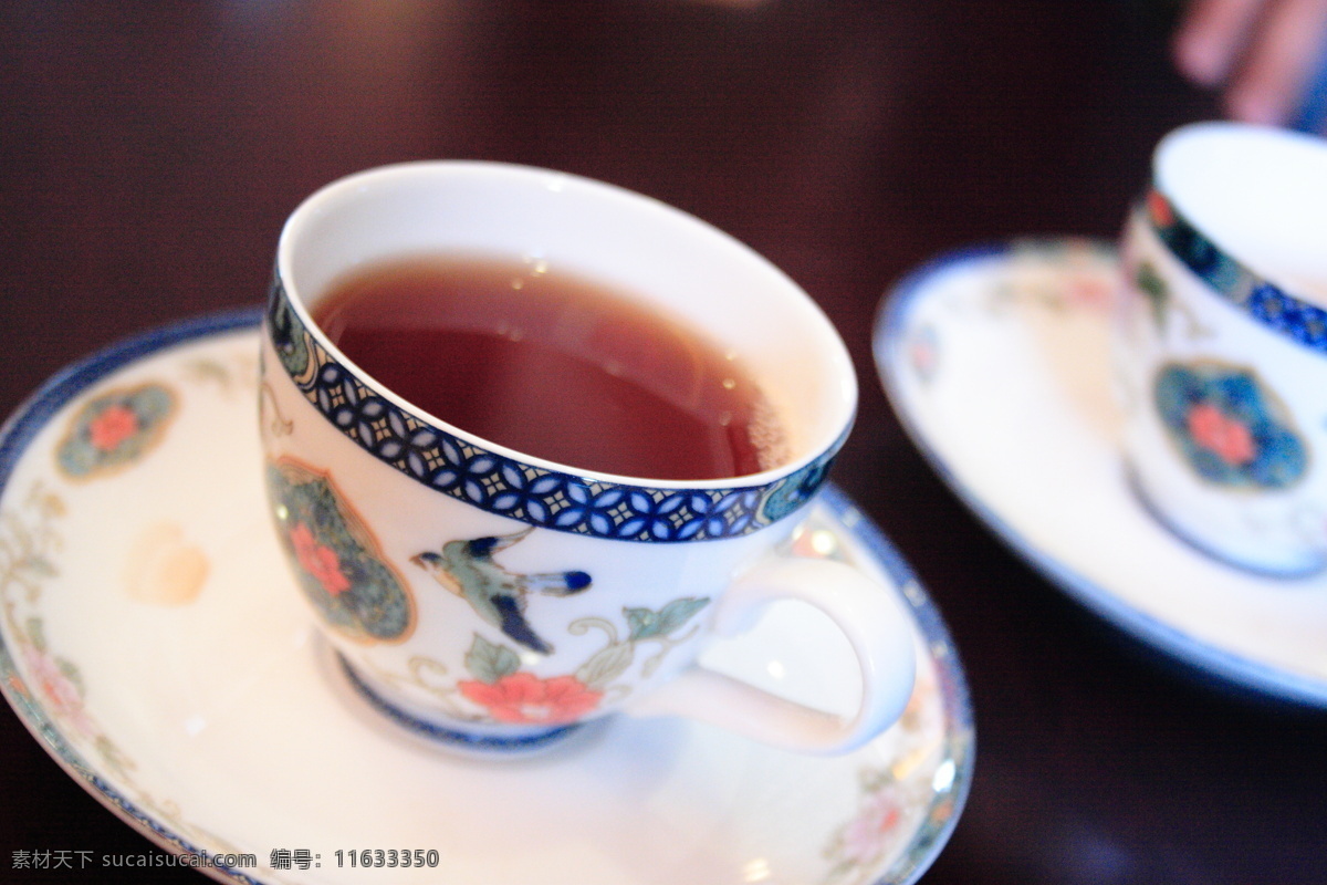 杯子 餐饮美食 茶杯 茶水 瓷器 红茶 普洱茶 茶 中 极品 茶中极品 一杯茶 杯具 饮料酒水 矢量图 日常生活