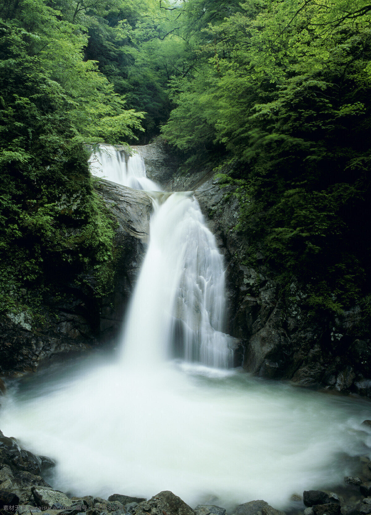 山中 漂亮 瀑布 写真图片 山泉 湍急 溪流 河山 风景 壮丽 山川 风光美图 美丽风景 自然风光 风景摄影 高清图片 瀑布图片 风景图片