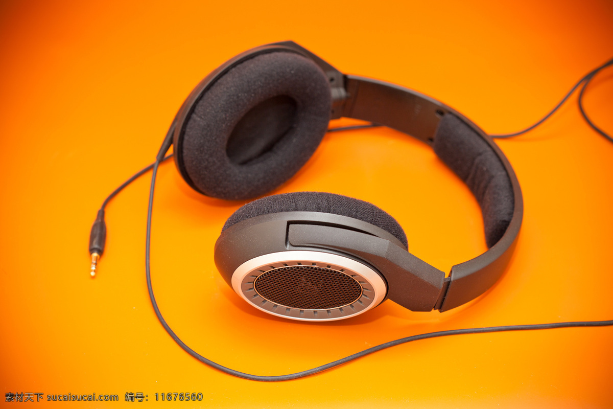 耳机 插头 耳机插头 耳机线 耳麦 耳机设备 音响设备 影音娱乐 生活百科 橙色