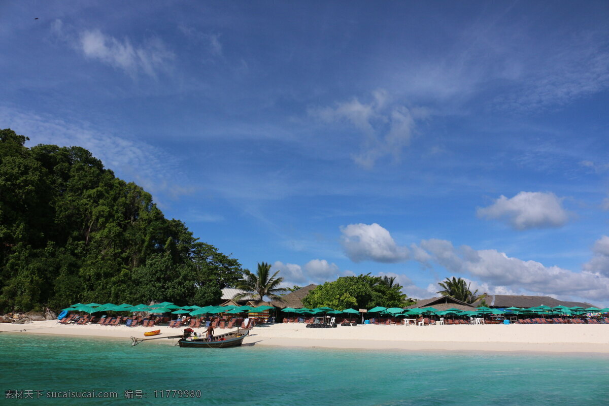 皇帝岛海滩 泰国 皇帝岛 海滩 船 蓝天 白云 沙滩 绿树 风景 自然景观 自然风景
