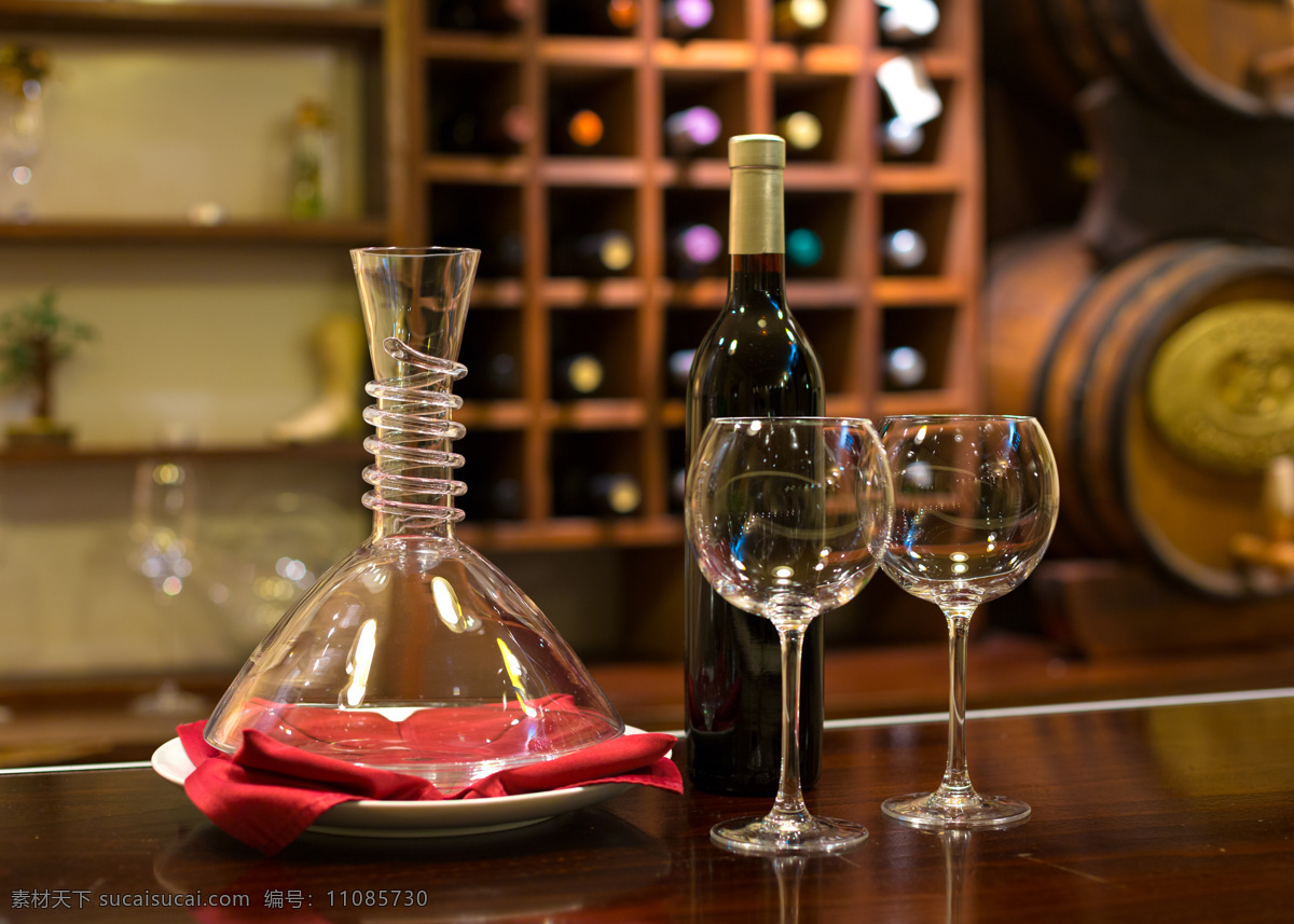 高档 红酒 高档红酒 酒瓶 高脚杯 玻璃杯子 酒水摄影 酒类图片 餐饮美食