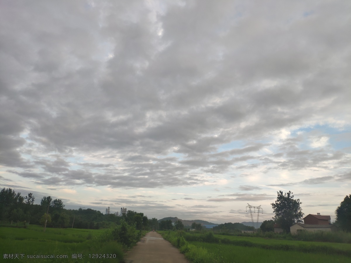 天空 白云 蓝天 日光 晚霞 草地 黑云 大树 下雨 风云无常 飞鸟千山寻 自然景观 自然风景