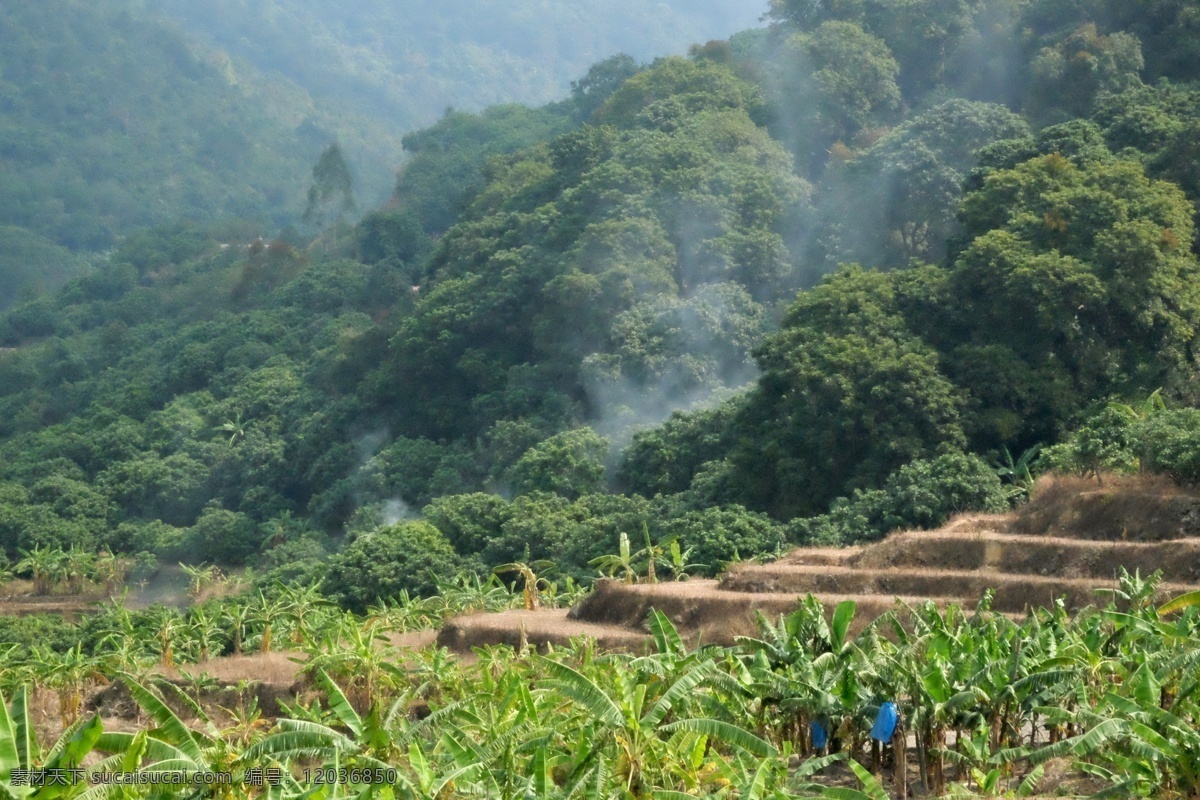 三官山 山谷风光 广东 高州 三官 山 高州蓝花谷 炊烟袅袅 山景 自然风景 自然景观