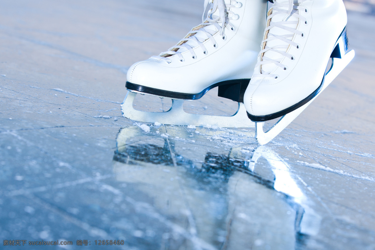 溜冰鞋 上 冰刀 创意海报模板 轮滑 火焰 鞋子海报 其它类别 分层 psd素材 珠宝服饰 生活百科