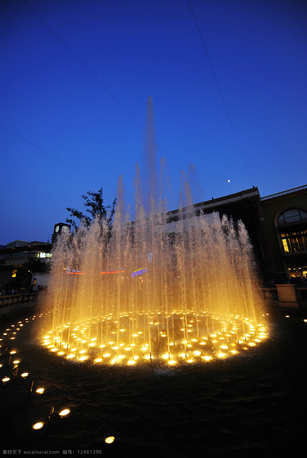 喷泉 夜景 灯 蓝天 旅游摄影 人文 人文景观 喷泉夜景 蓝色港湾 游人 装饰素材 灯饰素材