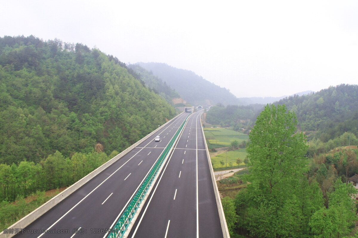 高速公路 高速 公路 掠影图 山峦 青山 道路 绿树 风景 美景 园林建筑 建筑园林