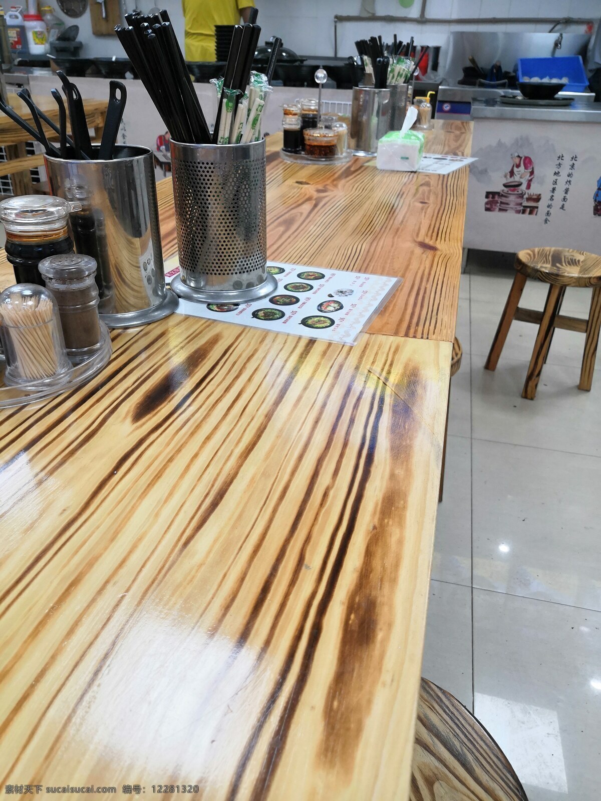 木凳 木板凳 实木餐桌 面馆 饭馆 餐饮美食 餐具厨具