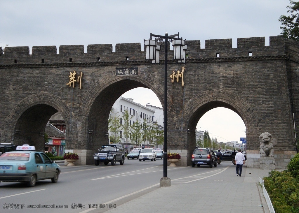 荆州 古城 城墙 城楼 城门 荆州城门 路灯 车辆 行人 石狮 古建筑 建筑 电力 河流 护城河 荆州城 古城荆州 荆州古城 游人 游客 旅游摄影 国内旅游