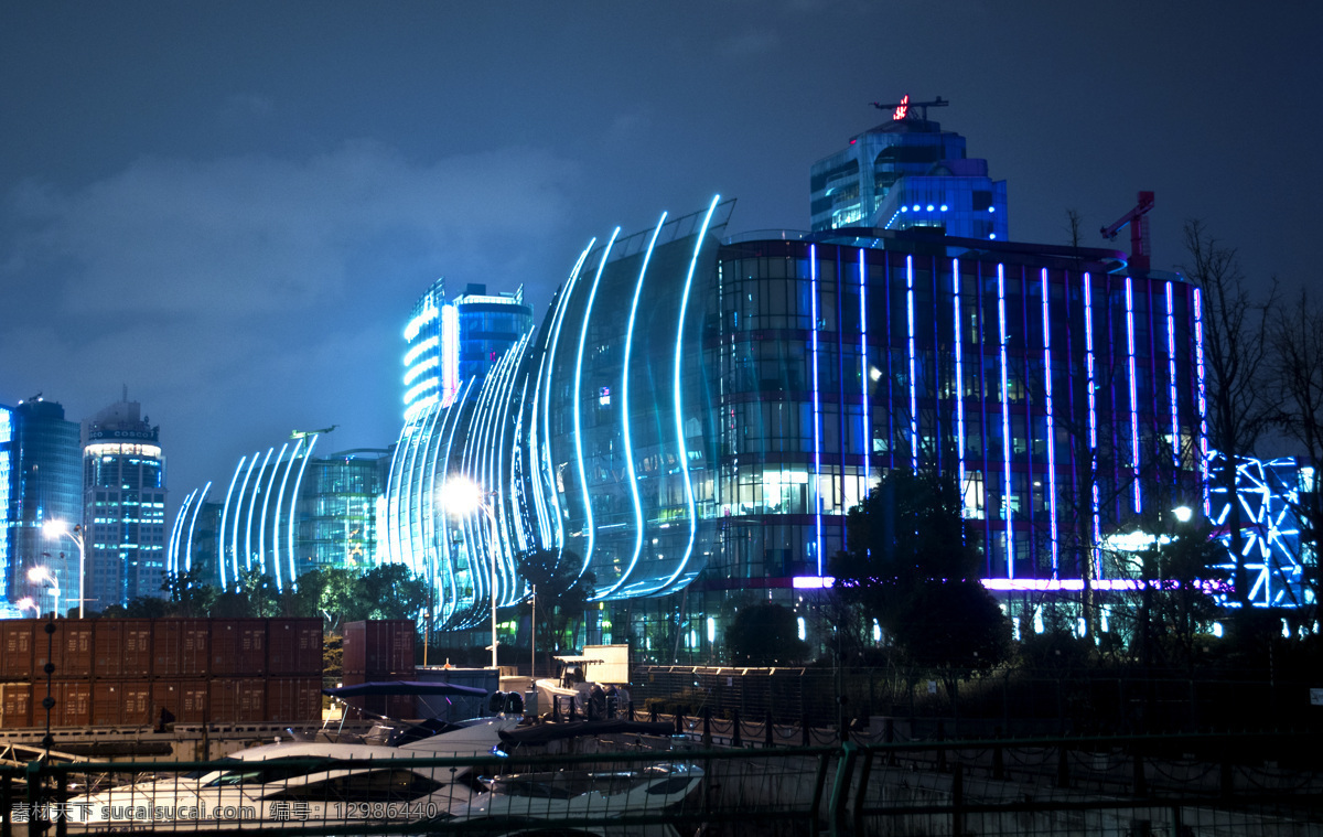 灯光 房子 国际 国内旅游 快艇 旅游摄影 霓虹灯 上海 邮轮 夜景 邮轮港口 游艇 外景灯 效果灯 装饰素材 灯饰素材