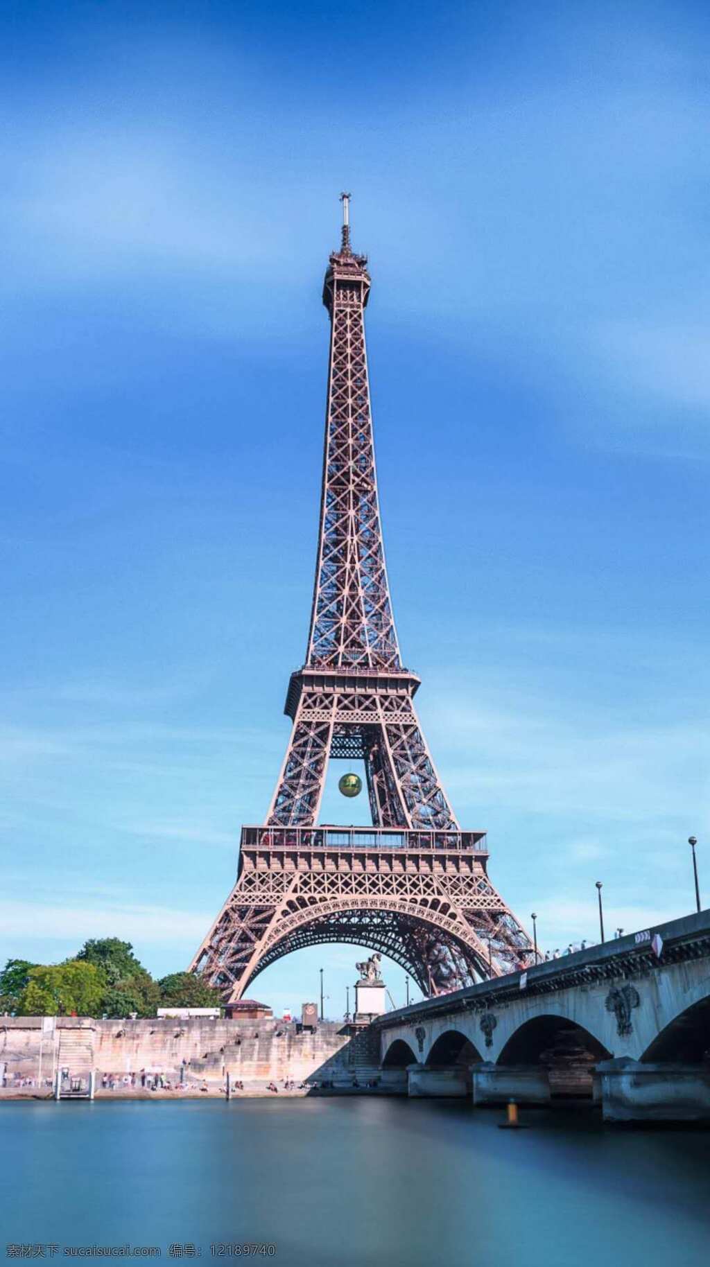 高耸入云 铁塔 蓝天 白云 绿树 河流 桥梁 外国铁塔 埃菲尔铁塔 巴黎最高建筑 旅游摄影 国外旅游
