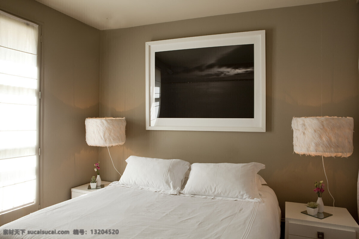现代 雅致 卧室 褐色 背景 墙 室内装修 效果图 白色床头柜 褐色背景墙 卧室装修 圆形台灯
