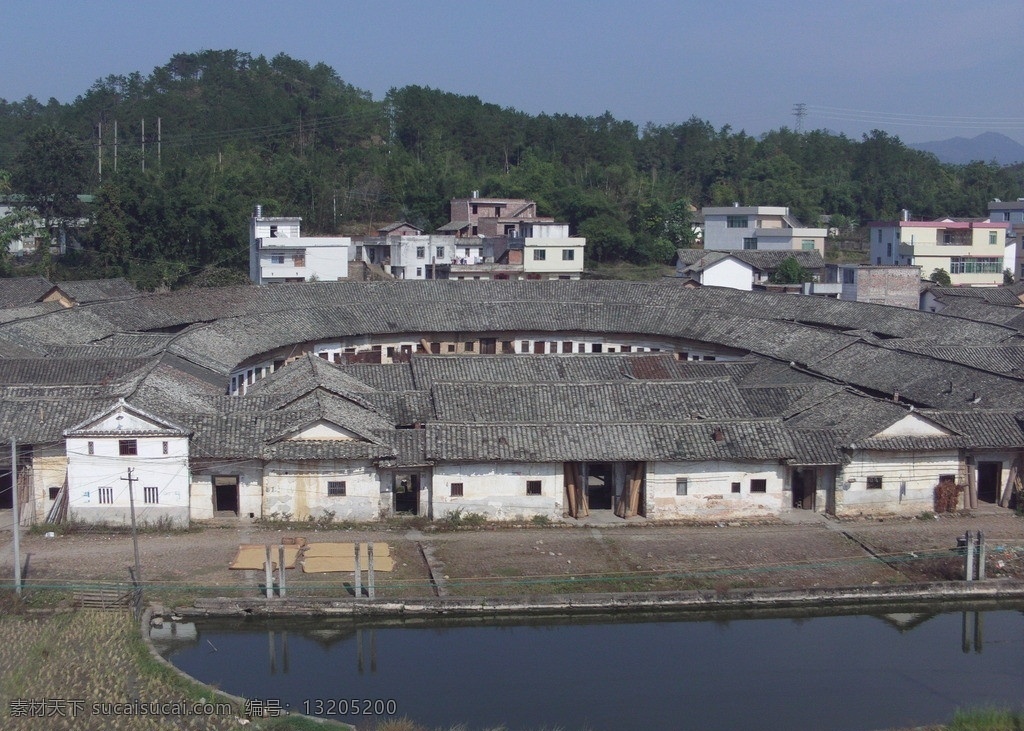 嘉禾冈围龙屋 和平县 大坝镇 围龙屋 旅游 风景 青山 绿水 树林 阳光 蓝天 白云 国内旅游 旅游摄影