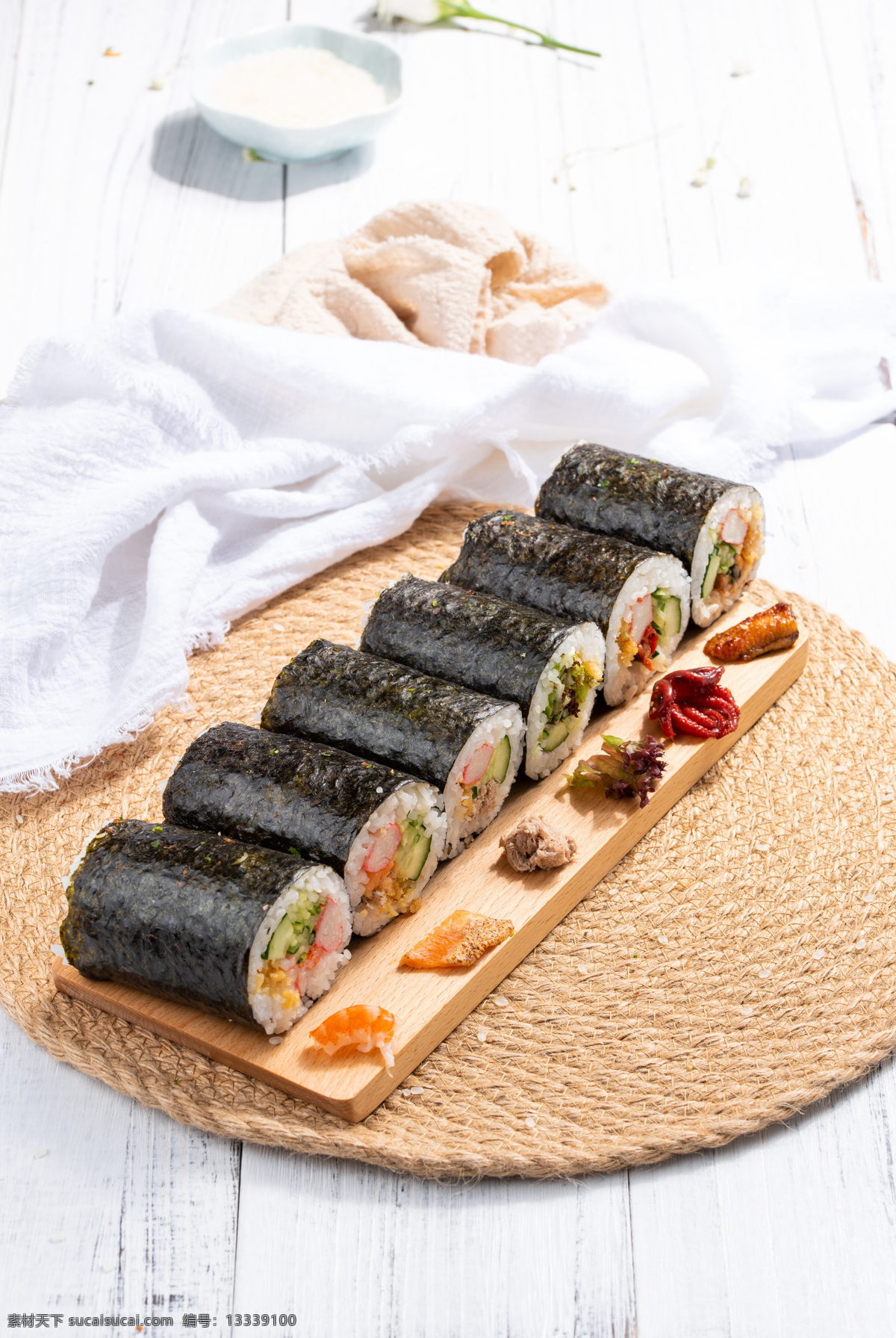 日本寿司 寿司 美味寿司 日式美食 寿司卷 日式菜 日本菜 日本料理 熟食 美食海报 美食文化 美食素材 美食图片 美食宣传 餐饮广告 特色美食 食物特写 餐饮美食