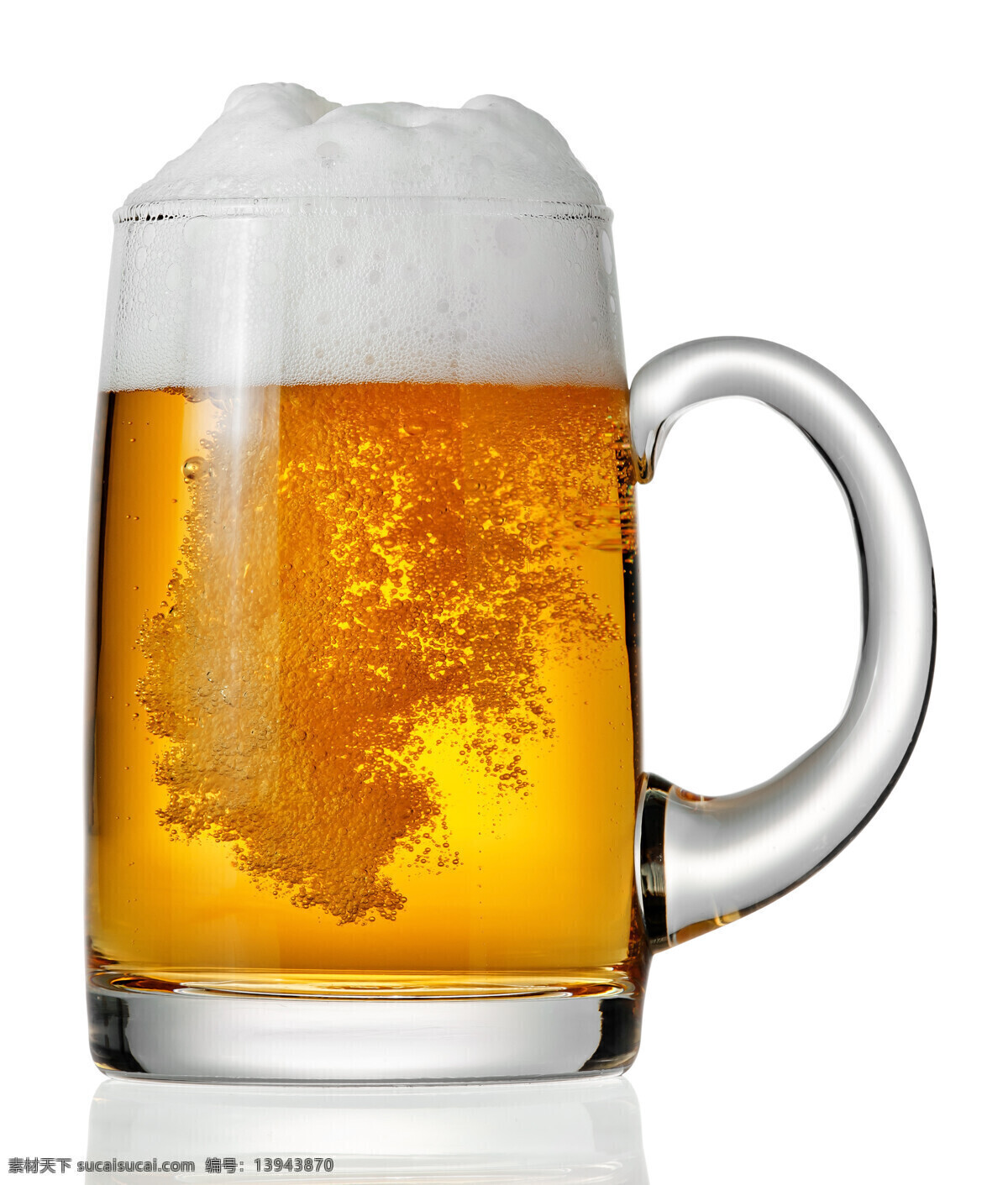 盛满的酒杯 酒 啤酒 干杯 手 手拿酒杯 啤酒杯 盛满 玻璃酒杯 泡沫溢出 泡沫 清凉 清爽 酒类 摄影图片 高清图片素材 餐饮美食 饮料酒水