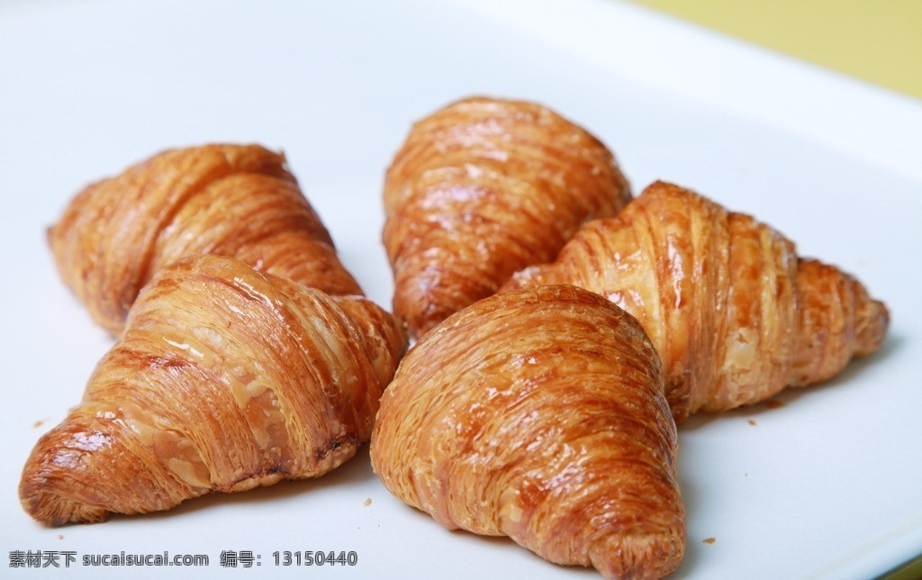 金羊角面包 面包 糕点 金羊角 西点 西餐美食 餐饮美食