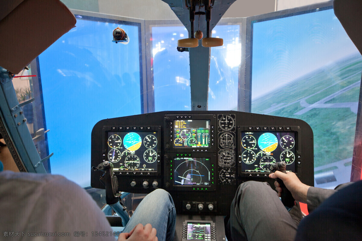 驾驶 飞机 飞行员 飞机驾驶室 机长室 飞机驾驶员 交通工具 现代科技 黑色