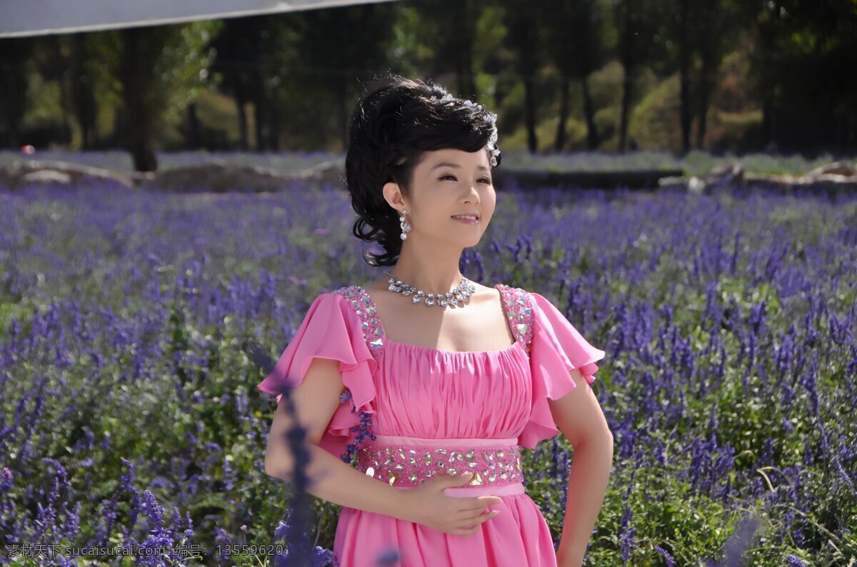 毕业 靓丽 美女明星 明星偶像 青春 人物图库 外景拍摄 曾敏 青年歌唱家 中国音乐学院 中国铁路文工团 独唱 演员 中国 公益 总会 形象 大使 娱乐 文化 新歌mv剧照 粉红连衣裙 耳坠 项链 性感 写真 展板 公益展板设计