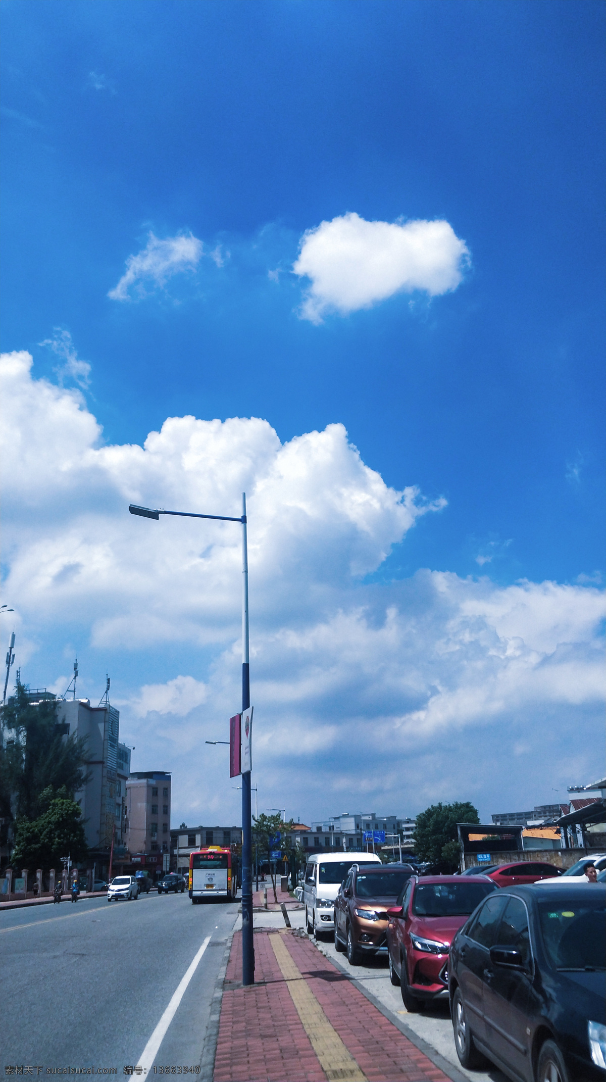 天空图片 秋日 天空 天空素材 蓝天 云 云朵 蓝天白云 风景 背景素材 祥云 城市 水 阳光 自然景观 自然风景