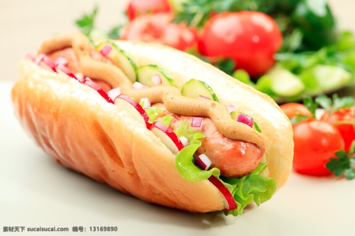 三明治 热狗 面包 火腿 西式快餐 食品 美食 美味 汉堡 汉堡包 香肠 山菜 蔬菜 餐饮美食 西餐美食