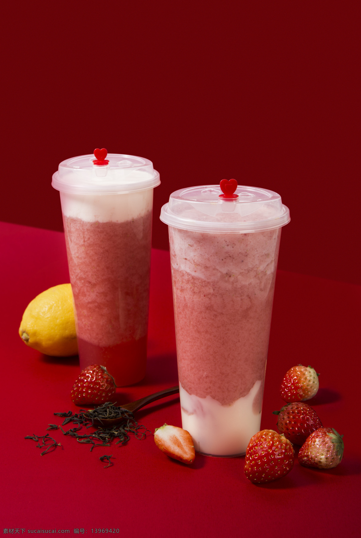 草莓撞酸奶 畅销饮品 水吧 饮料 草莓 酸奶 海报 餐饮美食 饮料酒水 饮品