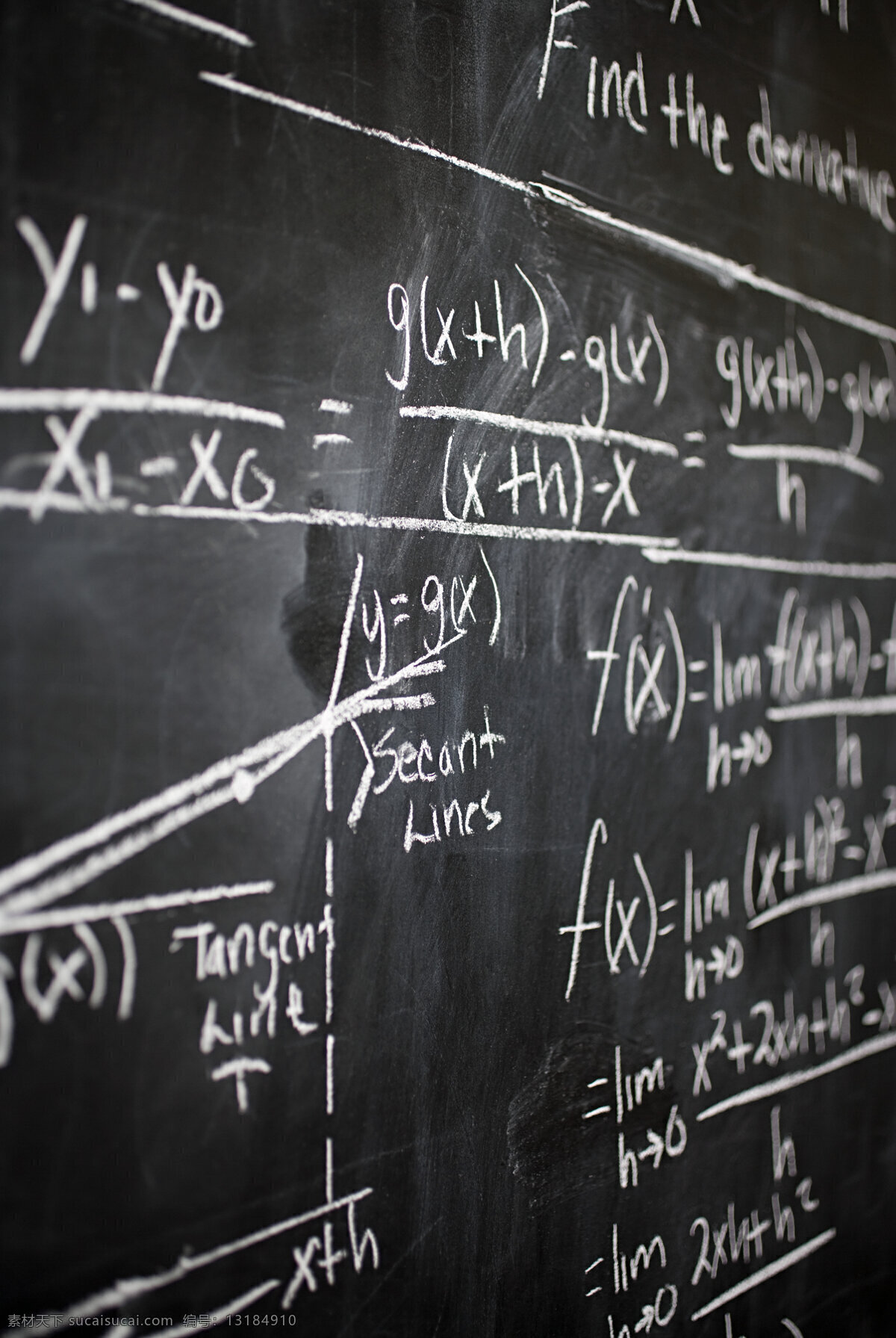 黑板 上 数学 知识 粉笔 习题 函数 导函数 方程函数 教育 教学 特写 近似值 求导 算数 学习工具 高清图片 办公学习 生活百科