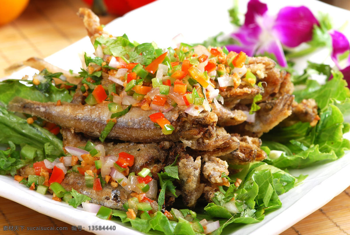 越 式 椒盐 春 鱼 越式 多春鱼 传统美食 餐饮美食