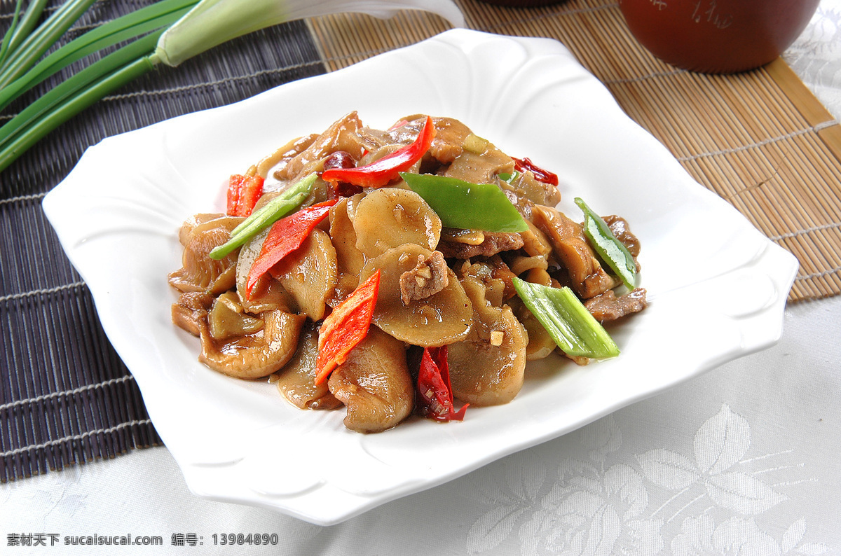 黄蘑炒土豆干 黄蘑炒土豆片 炒土豆干 传统美食 餐饮美食