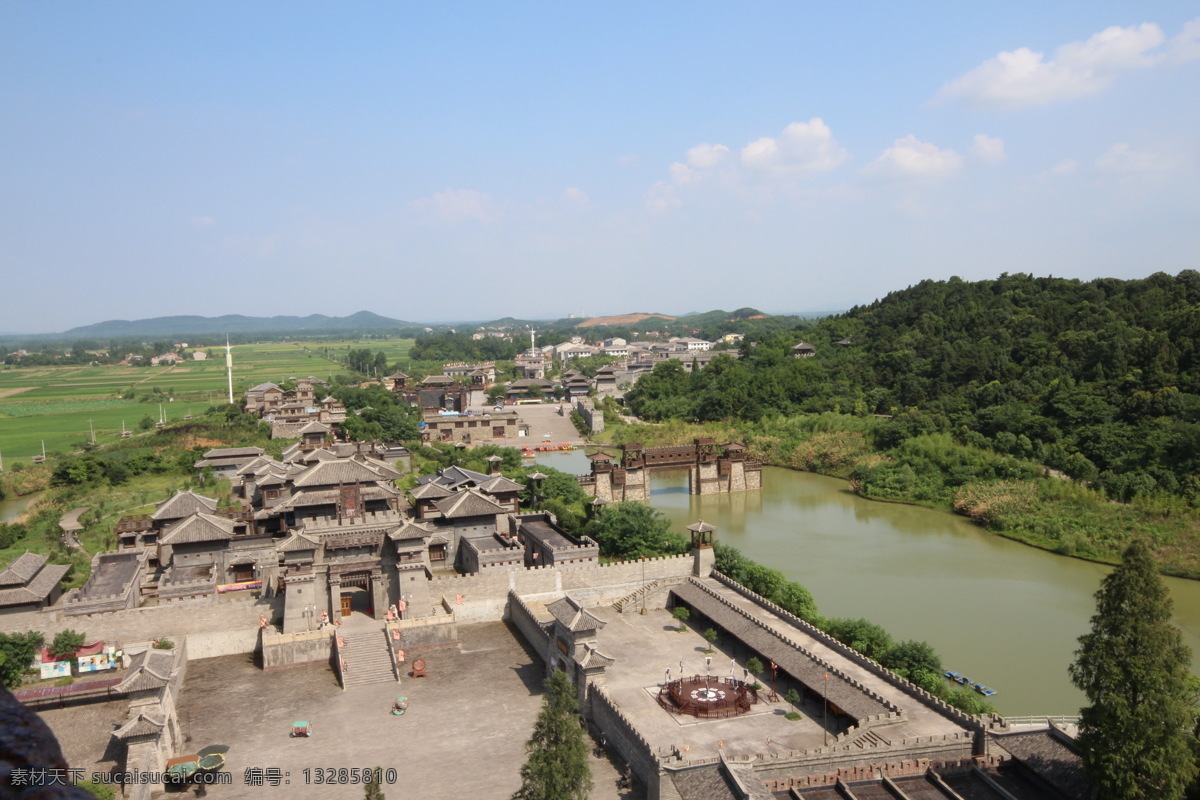 三国古战场 战车 三国 古战场 赤壁 湖北 古建筑 城墙 堡垒 天空 城堡 战船 旅游摄影 国内旅游