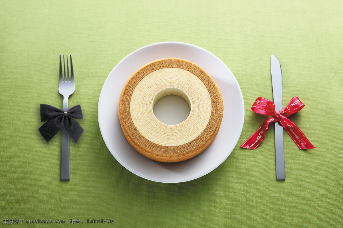 欧式 年轮 蛋糕 餐饮美食 刀叉 蝴蝶结 甜点 西餐美食 欧式年轮蛋糕 年轮蛋糕 双色年轮 psd源文件 餐饮素材