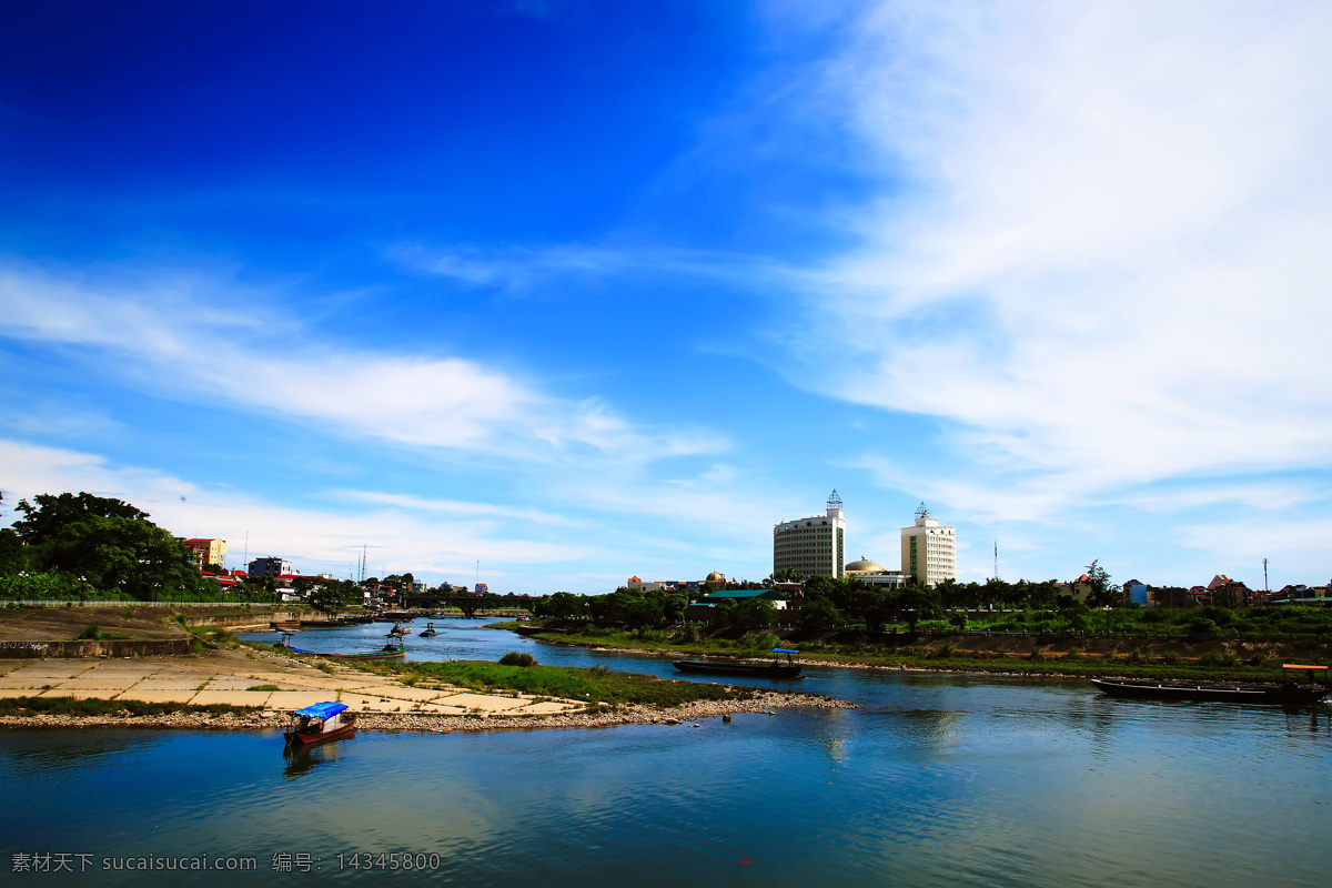 东兴 对岸 越南 芒街 蓝天 白云 绿水 夏日 山河 旅游摄影 国内旅游